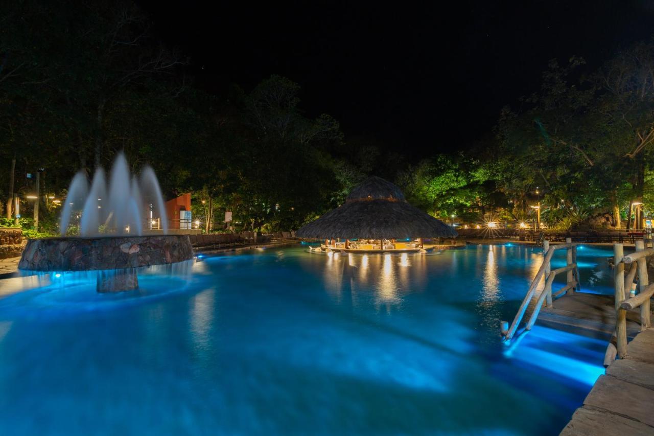 Rio Quente Resorts - Hotel Luupi Екстер'єр фото